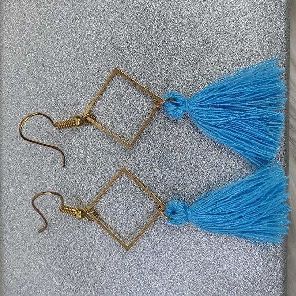 unbranded Jewelry - Earrings Gold Tone Turquoise Blue Dangle Lightweight Tassel Bohemian Beach Gift